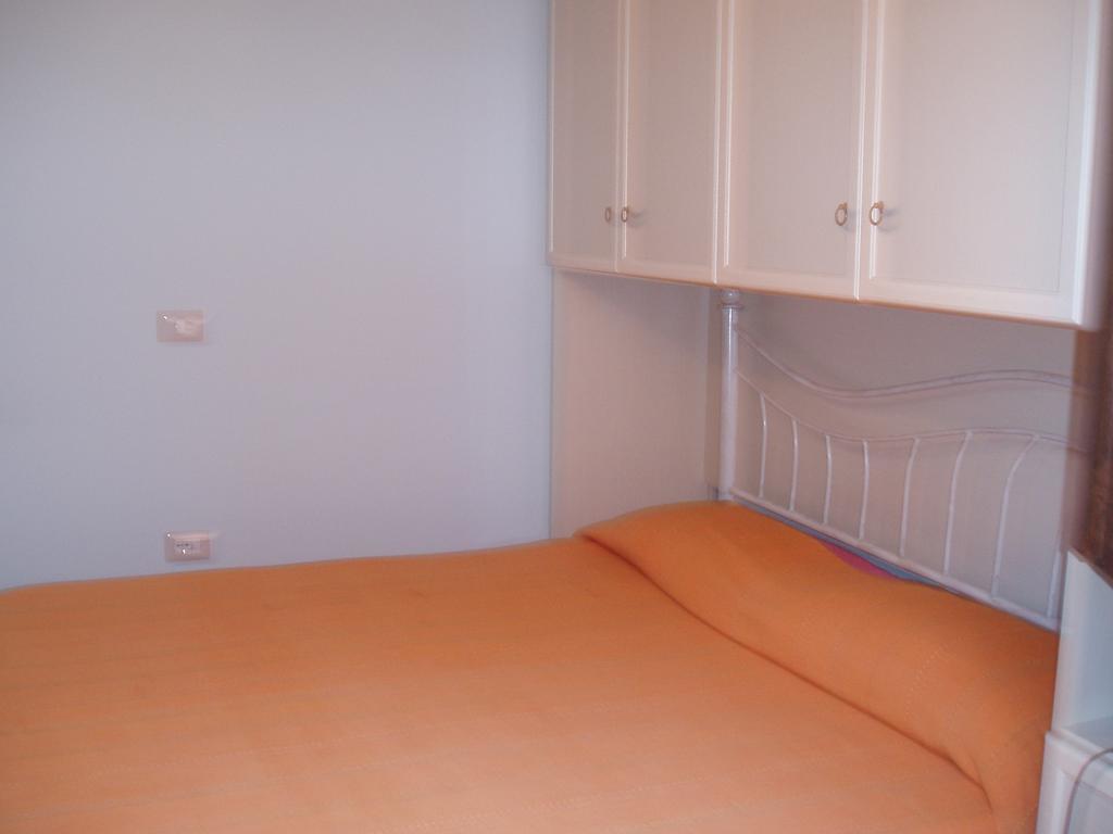Villa Il Girasole SantʼAntìoco Habitación foto